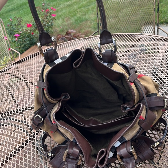 Pre-owned available
Exterior Color
Brown
Pattern
Checkered - Picture 3 of 10